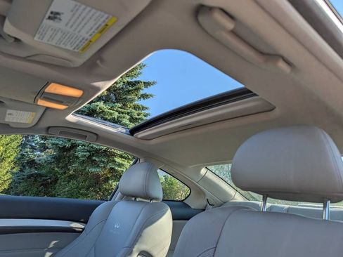 Used 2009 INFINITI G37 Sport w/ Premium Pkg RWD image 3