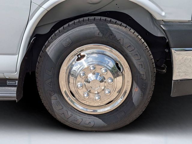 Used 2025 Chevrolet Express 3500 w/ RV Package RWD image 9