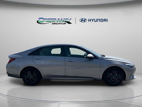 Certified 2023 Hyundai Elantra Blue image 8