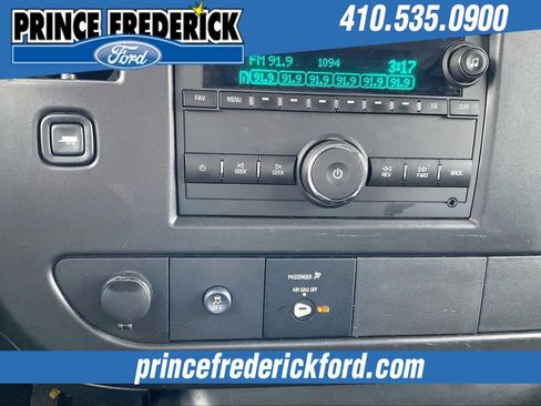 Used 2024 GMC Savana 2500 G25 w/ Driver Convenience Package image 25