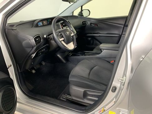 Used 2018 Toyota Prius Three image 28