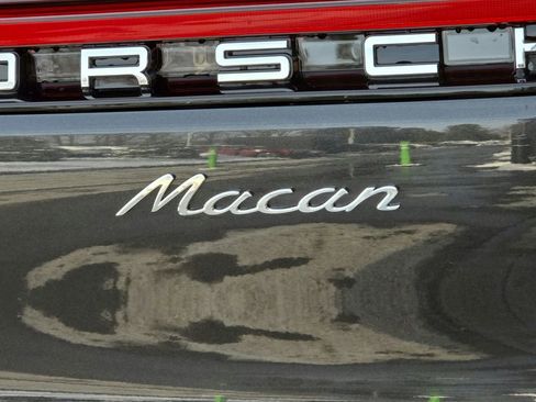 Certified 2026 Porsche Macan image 28