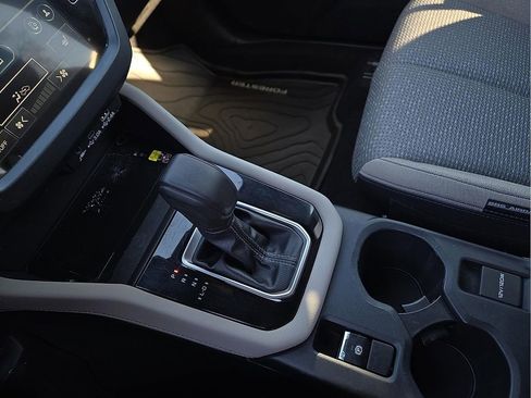 Certified 2025 Subaru Forester Premium image 21