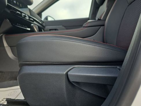 New 2026 Nissan Kicks SR image 32