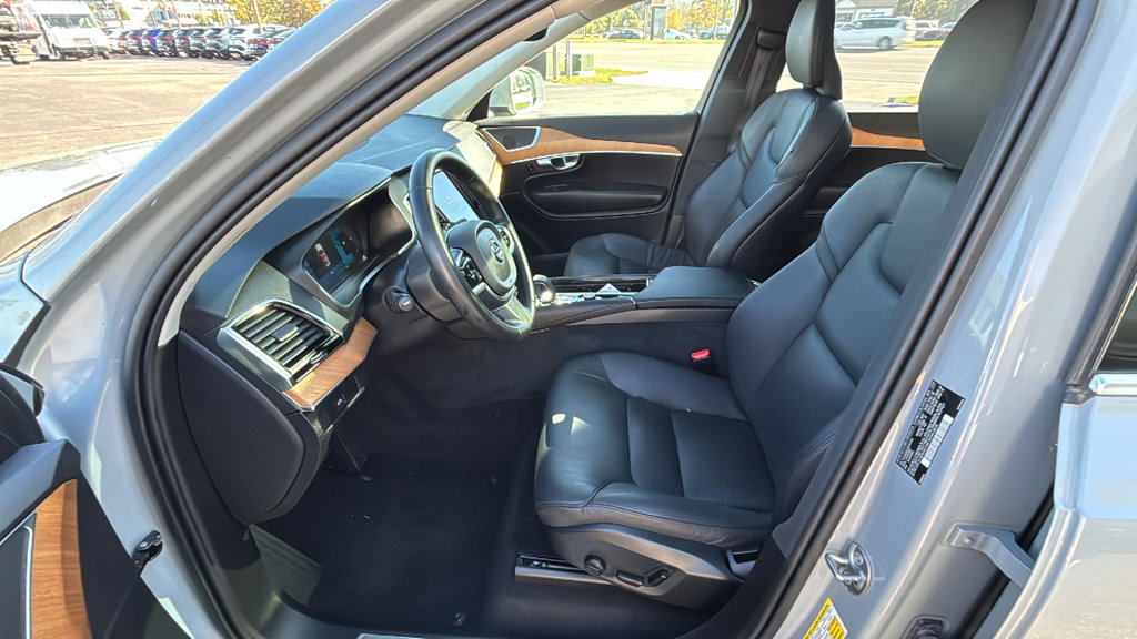 Certified 2025 Volvo XC90 B6 Plus AWD/4WD image 25