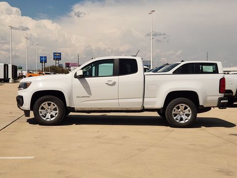 Used 2022 Chevrolet Colorado LT w/ Fleet Safety Package RWD image 4