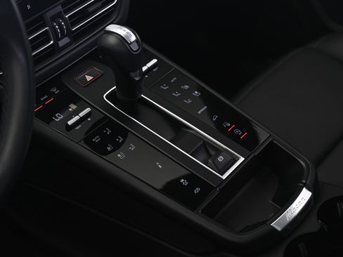 Used 2023 Porsche Macan S AWD/4WD image 34