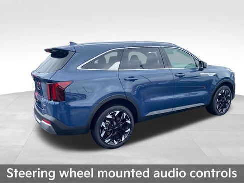 Used 2025 Kia Sorento EX w/ Panoramic Sunroof Package AWD/4WD image 8