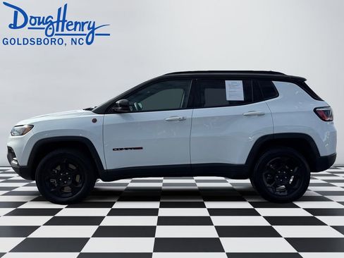 Used 2024 Jeep Compass Trailhawk AWD/4WD image 2