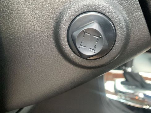 Used 2020 Nissan Armada SL w/ Premium Package image 12