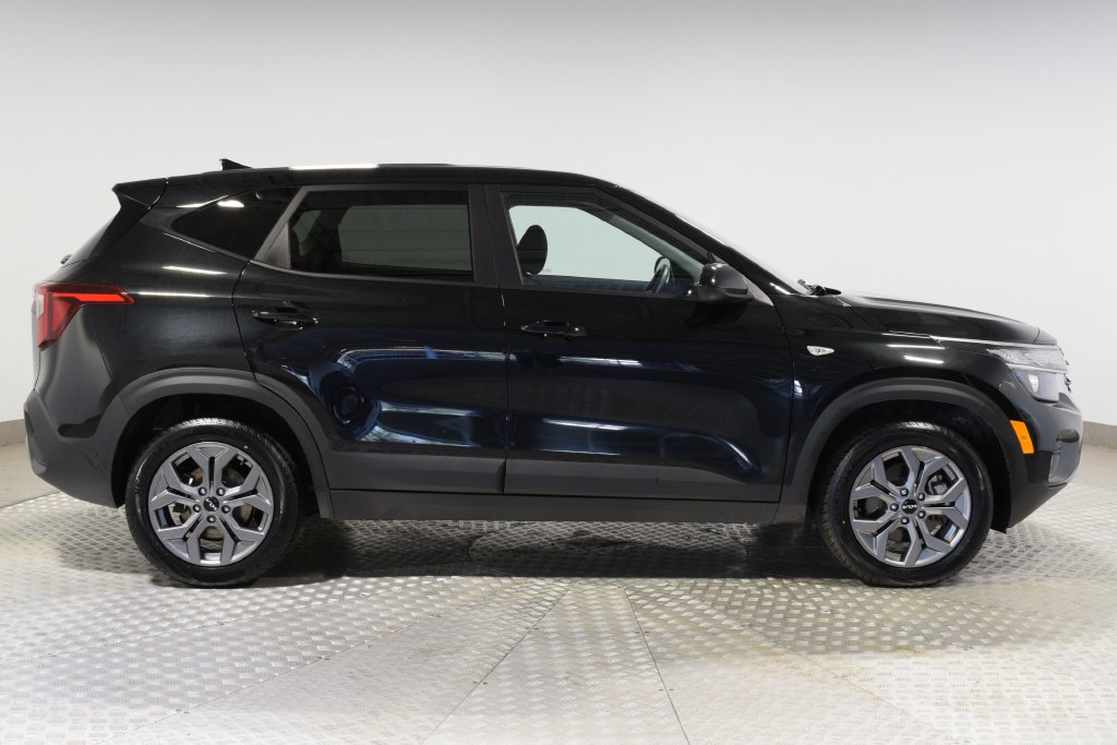Used 2024 Kia Seltos LX AWD/4WD image 8