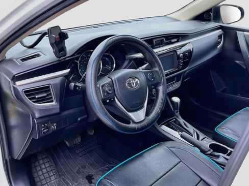 Used 2015 Toyota Corolla LE FWD image 9