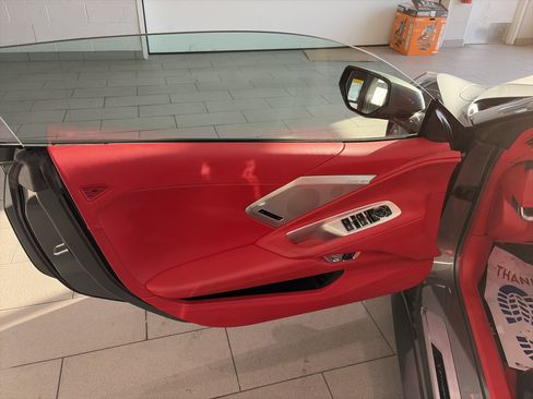 Used 2023 Chevrolet Corvette Stingray Premium Conv w/ Z51 Performance Package image 9