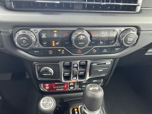 New 2026 Jeep Wrangler Unlimited Rubicon AWD/4WD image 15