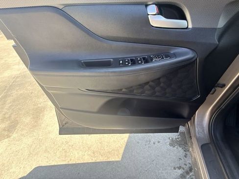 Used 2019 Hyundai Santa Fe SE image 13