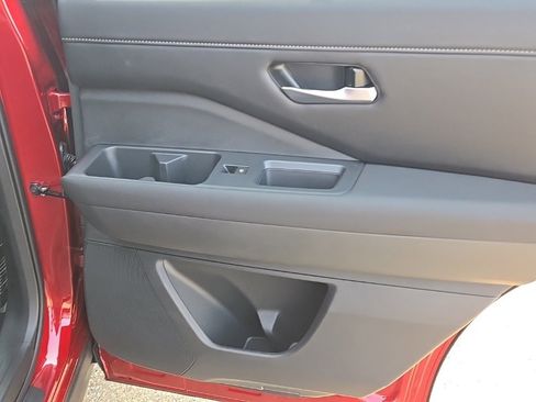 New 2025 Nissan Pathfinder SL image 31