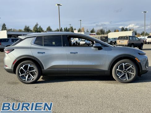 New 2026 Chevrolet Equinox EV LT image 6