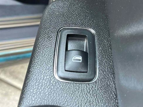 Used 2019 Dodge Charger SXT w/ Leather Interior Group RWD image 35