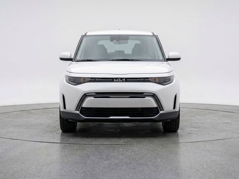 Used 2025 Kia Soul LX w/ LX Technology Package image 2