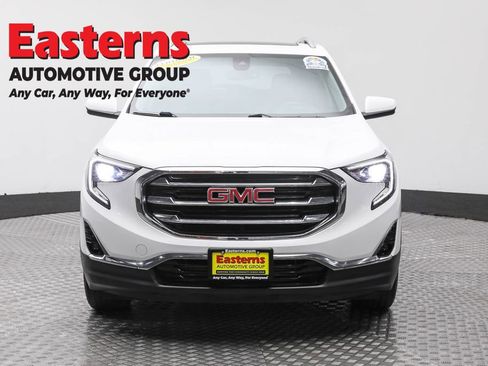 Used 2021 GMC Terrain SLT w/ Infotainment Package II AWD/4WD image 2