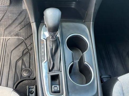 Used 2023 Chevrolet Equinox LS w/ LS Convenience Package FWD image 17
