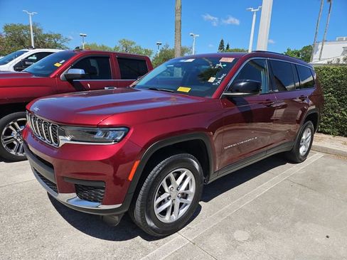 Used 2023 Jeep Grand Cherokee L Laredo image 3