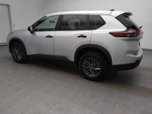 Used 2024 Nissan Rogue S AWD/4WD image 3