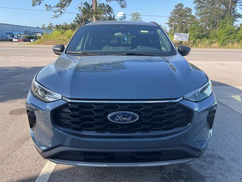 Used 2025 Ford Escape ST-Line w/ Tech Pack #1 FWD image 2
