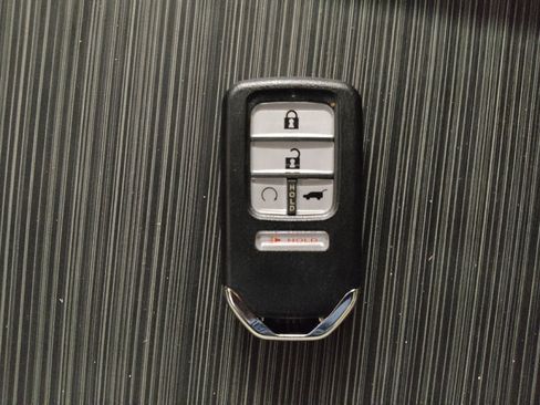 Used 2017 Honda Pilot Touring image 32