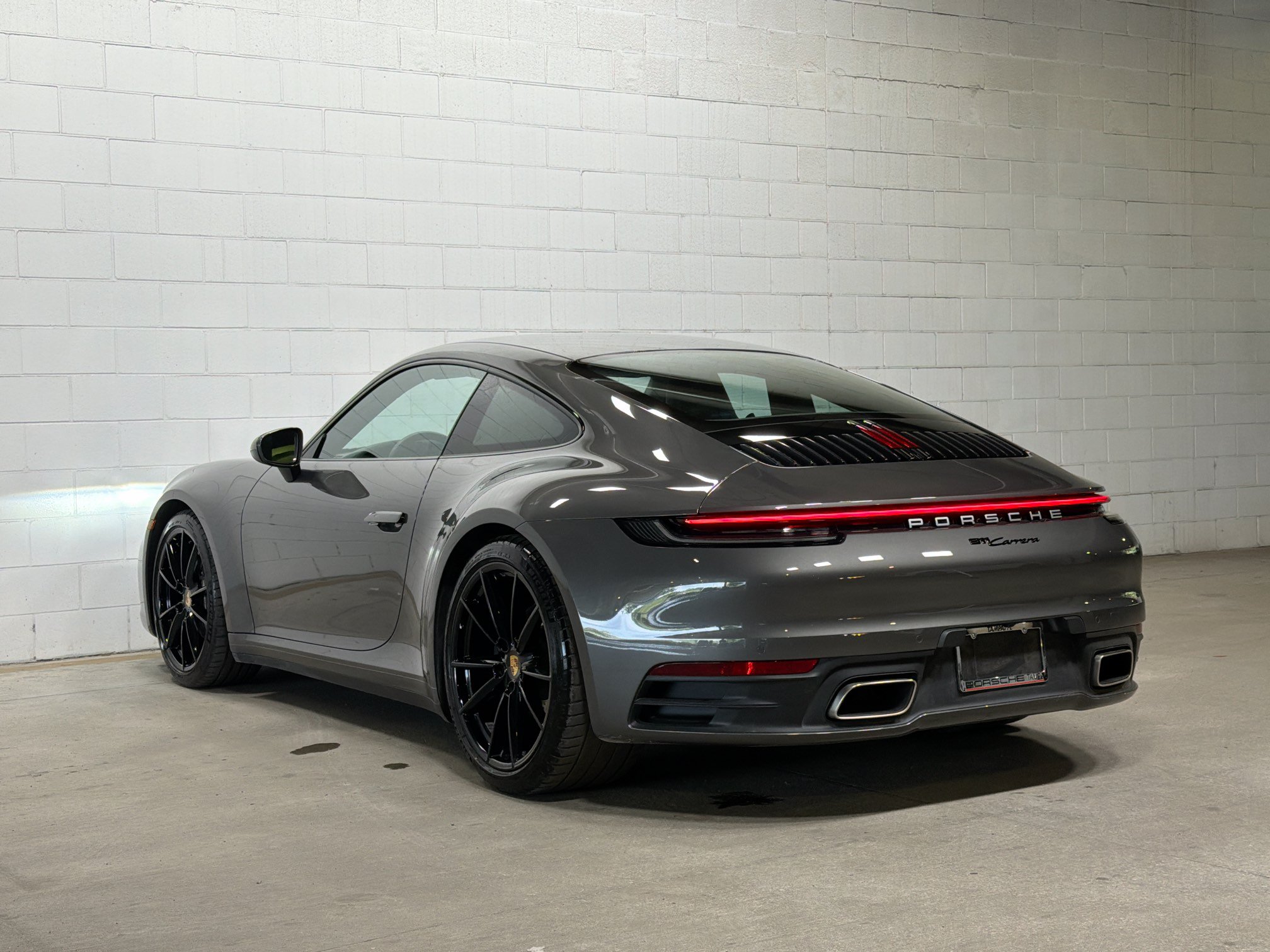 Certified 2024 Porsche 911 Carrera RWD image 3