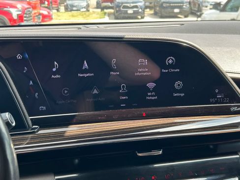 Used 2022 Cadillac Escalade Premium Luxury w/ Performance Package AWD/4WD image 39