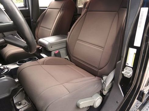 Used 2010 Jeep Wrangler Unlimited Sport image 14