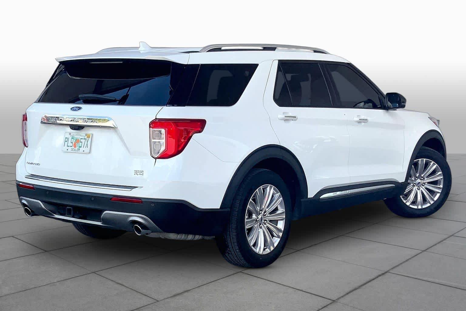 Used 2024 Ford Explorer Limited w/ Limited Technology Package RWD image 13