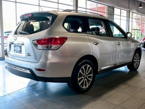 Used 2014 Nissan Pathfinder SL w/ SL Tech Package AWD/4WD image 5