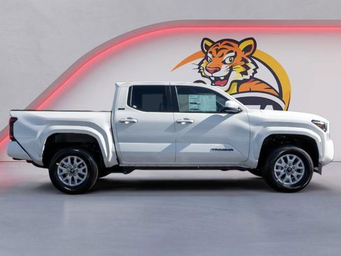 New 2026 Toyota Tacoma SR5 image 4