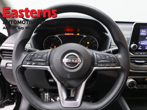 Used 2023 Nissan Altima 2.5 SV image 10