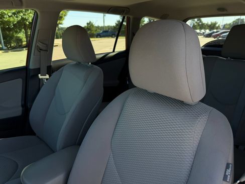 Used 2012 Toyota RAV4 FWD w/ Upgrade Value Pkg image 13