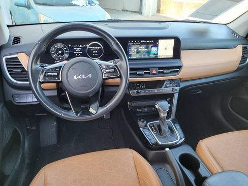 Certified 2024 Kia Seltos EX FWD image 20