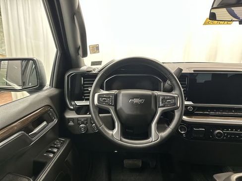 Used 2023 Chevrolet Silverado 1500 RST w/ Redline Edition AWD/4WD image 15