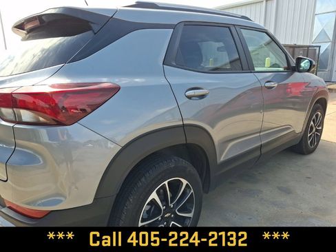 Used 2025 Chevrolet TrailBlazer LT FWD image 13
