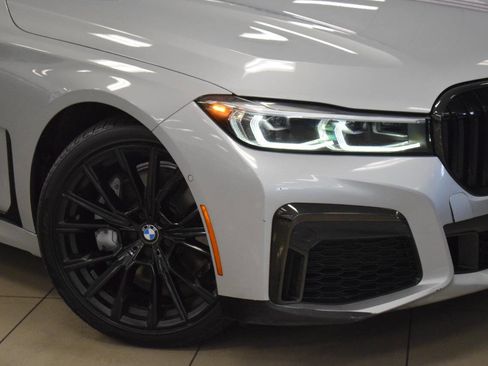 Used 2020 BMW 740i w/ M Sport Package image 4