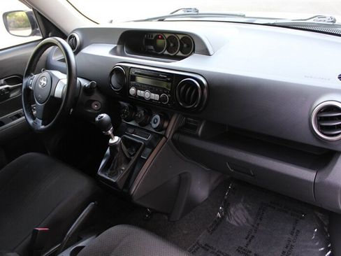 Used 2008 Scion xB FWD image 17
