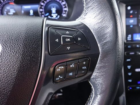 Used 2018 Ford Explorer Platinum AWD/4WD image 14
