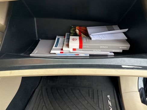 Used 2015 Toyota Venza Limited image 25