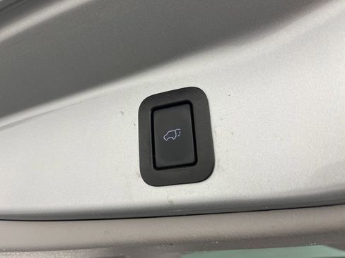 Used 2018 Toyota Highlander Limited Platinum image 23