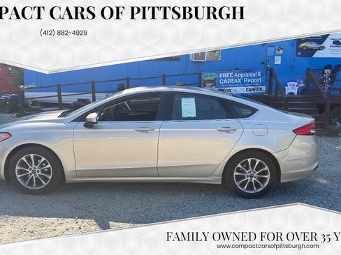 Used 2017 Ford Fusion SE w/ Fusion SE Technology Package FWD image 1