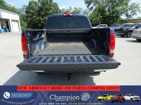 Used 2010 GMC Sierra 1500 SLT w/ SLT Convenience Package AWD/4WD image 6
