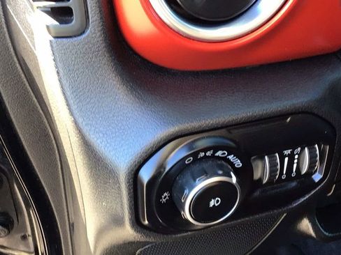 Used 2021 Jeep Wrangler Unlimited Rubicon image 11