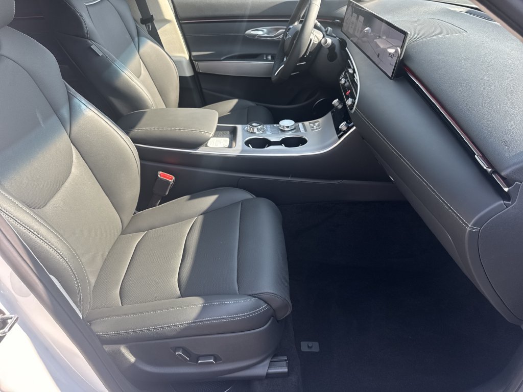 New 2027 Genesis GV70 2.5T Select AWD/4WD image 13