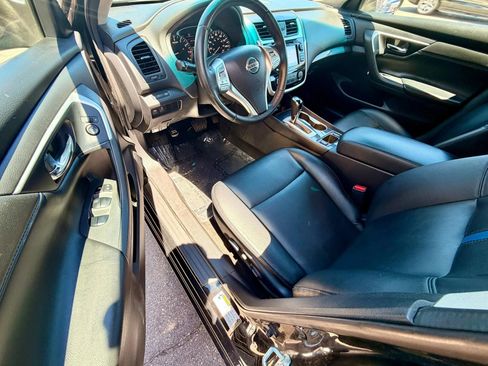 Used 2018 Nissan Altima 2.5 SR w/ SR Midnight Edition FWD image 6